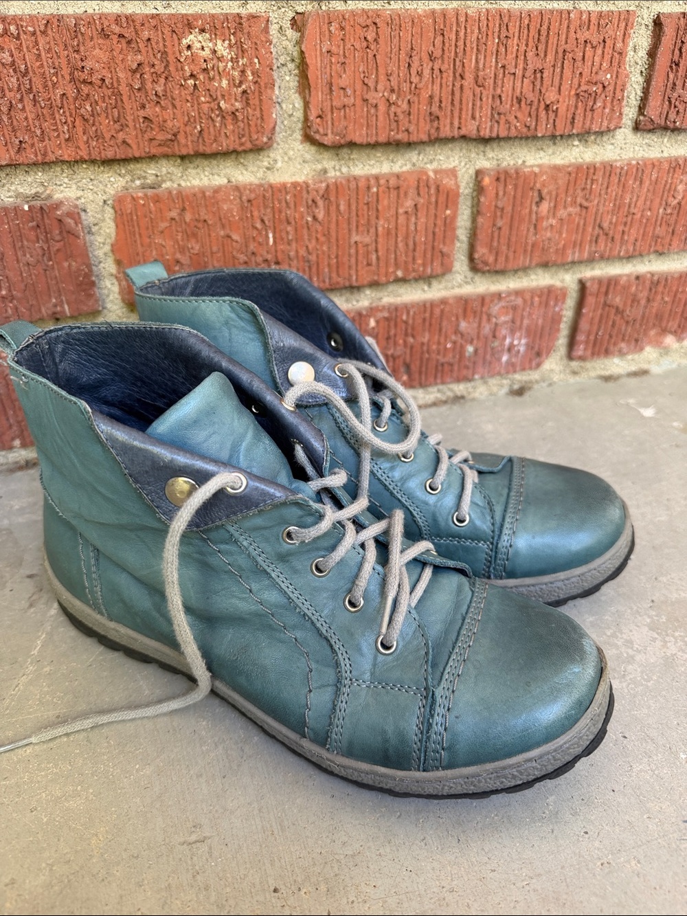 V Italia Kiki Leather Booties